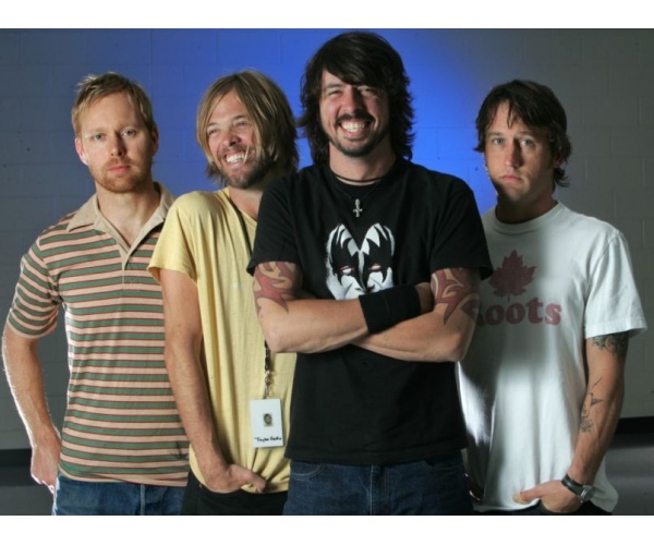 http://www.rocksins.com/wp-content/uploads/2009/09/FOO-FIGHTERS-1024x763.jpg